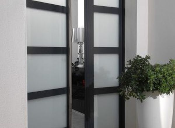 porte-entree-aluminium-traverses-min